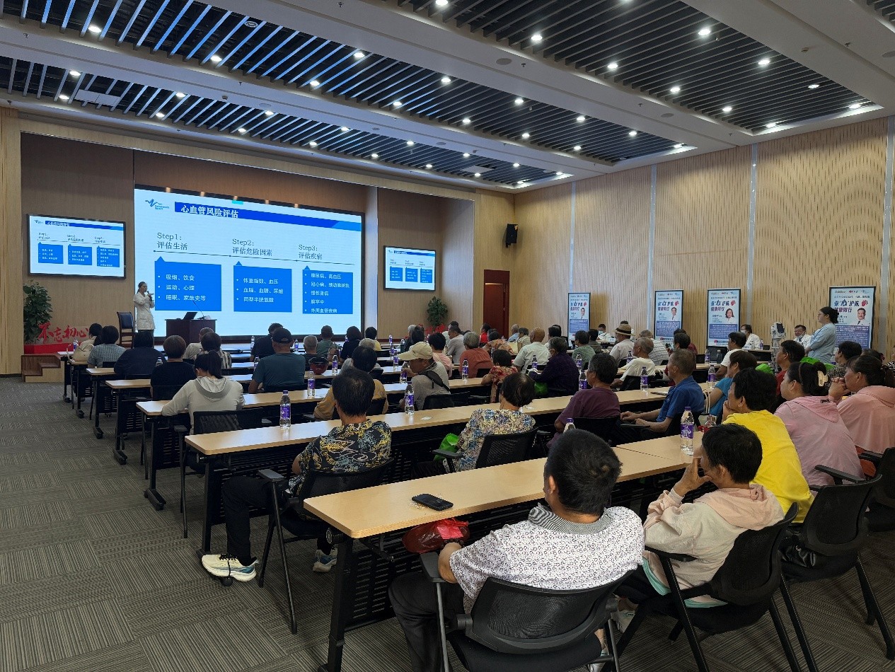 项目面向上海市小昆山镇居民举办健康科普宣讲。